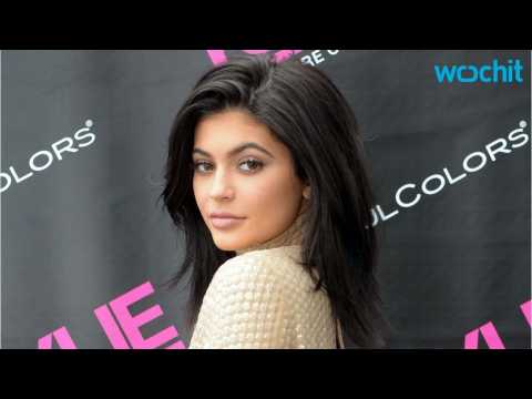 VIDEO : Kylie Jenner Struggles with Self Image after Food Poisoning