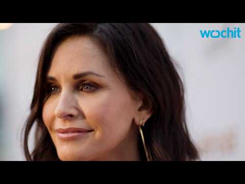 VIDEO : Courteney Cox Regrets Attempts To Fight Aging