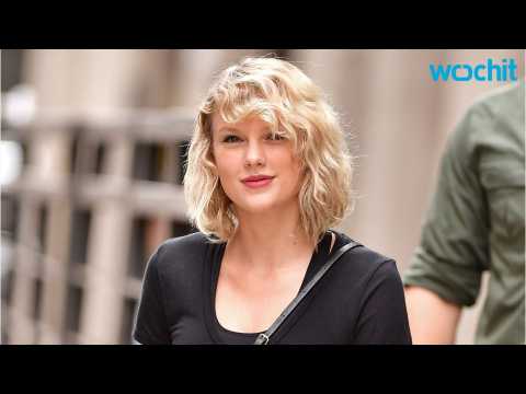 VIDEO : Taylor Swift's Style Over The Past Year