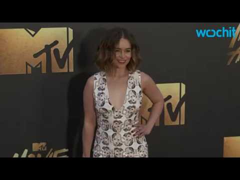 VIDEO : Emilia Clarke's Pre-Emmys Style Is Vastily Different From Her Game of Thrones Wardrobe