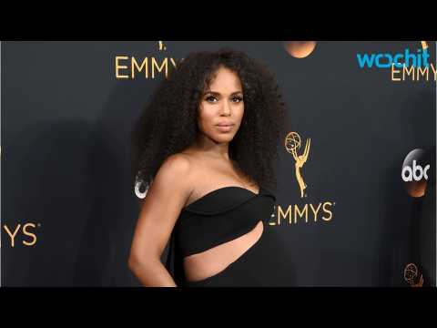 VIDEO : Kerry Washington Shines On Emmys Red Carpet