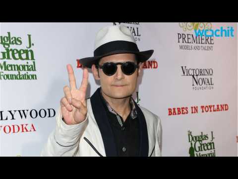 VIDEO : Corey Feldman Sings on 'Today,' Pink Supports Him