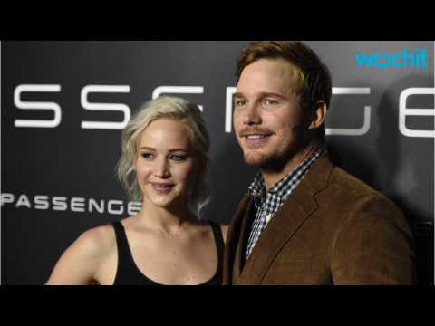 VIDEO : Chris Pratt and Jennifer Lawrence Kiss in First ?Passengers? Trailer