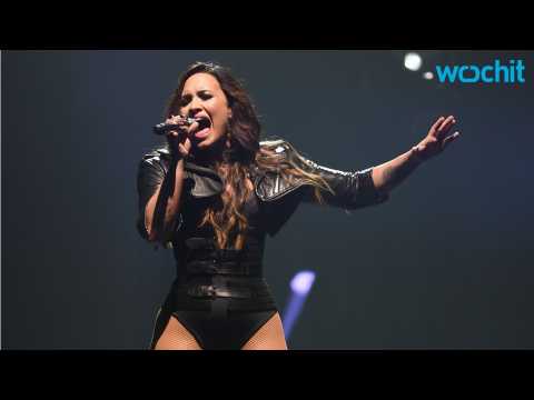 VIDEO : Demi Lovato Tweets/Wilmer Valderrama & Minka Kelly A Couple