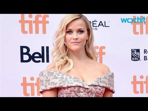 VIDEO : Reese Witherspoon Apologizes to Taylor Swift and Katy Perry