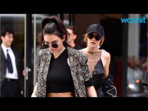 VIDEO : Apparently Kendall Jenner Has Her Own Exclusive Girl Gang