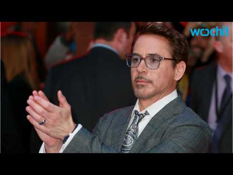 VIDEO : Robert Downey Jr. Tweets Marvel Group Meal