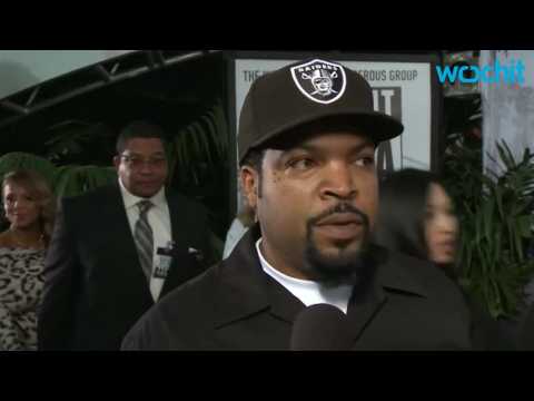 VIDEO : Ice Cube And Charlie Day Prepared To Fist Fight