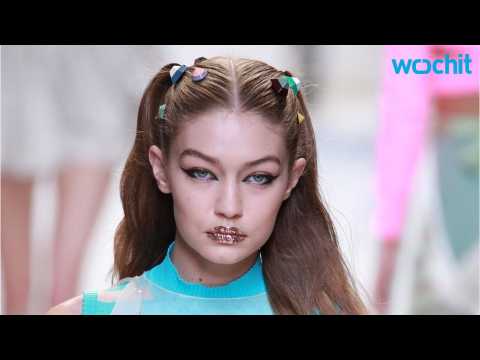 VIDEO : Model Gigi Hadid Was Manhandled Outside a Milan Fashion Week