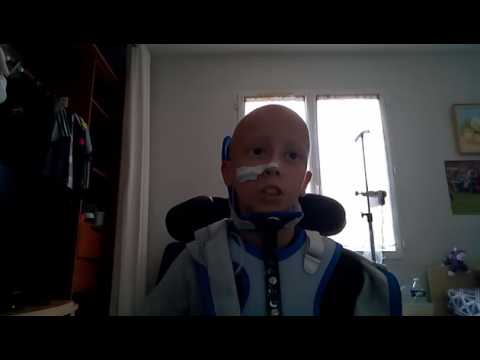 VIDEO : Ce petit garon atteint d'un cancer meut le Web