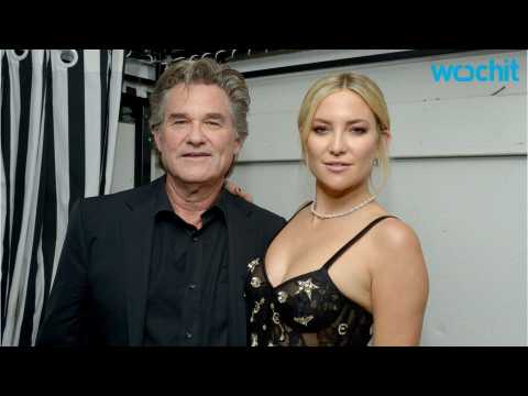 VIDEO : Kate Hudson and Kurt Russell Visit Air Force Base