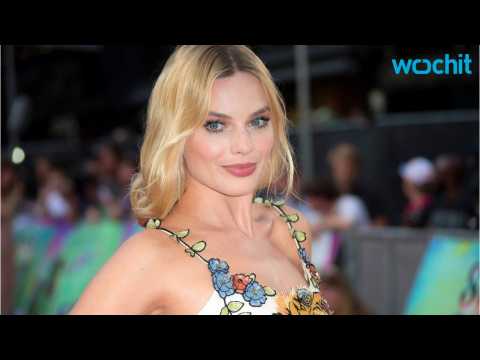 VIDEO : Margot Robbie Is the First Saturday Night Live Host of Season 42