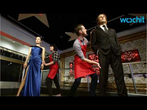 VIDEO : Madame Tussauds Separates Wax Angelina Jolie From Wax Brad Pitt