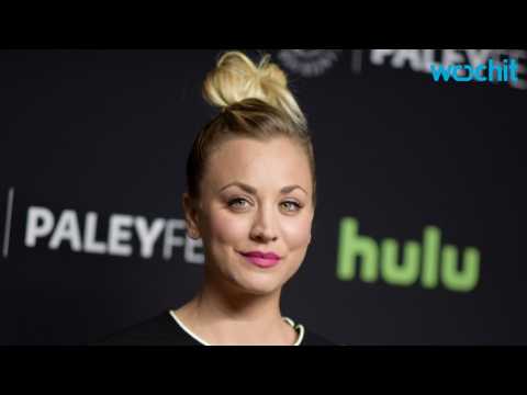 VIDEO : Kaley Cuoco Captures Reunion with Her ?8 Simple Rules? Family