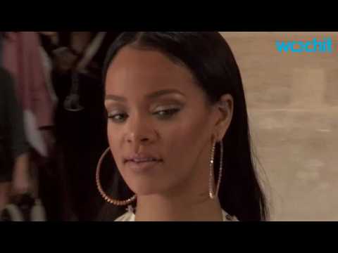 VIDEO : Rihanna And Jennifer Lawrence Take In Dior?s Paris Runway Show