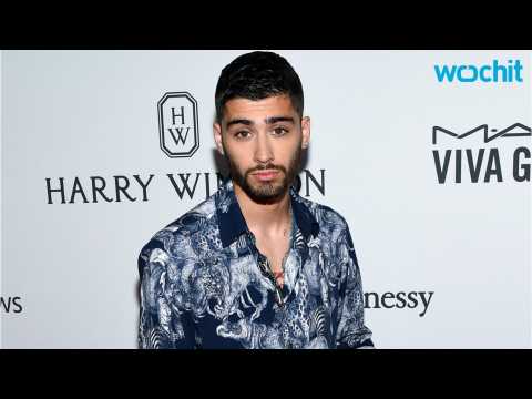 VIDEO : Zayn Doesn't Say Anything As Niall Horan Releases First Song