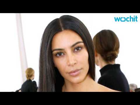 VIDEO : Kim Kardashian Goes Makeup-less At Balenciaga