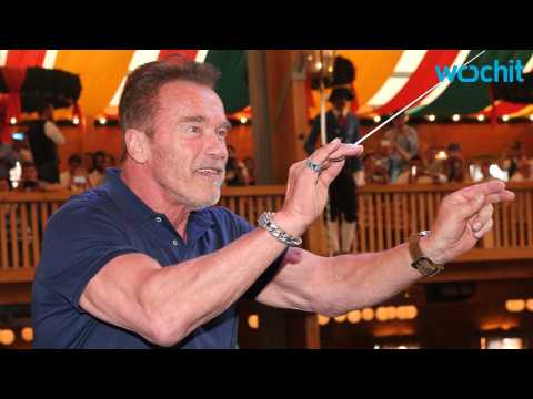 VIDEO : Arnold Schwarzenegger Celebrates Son's 19th Birthday at Oktoberfest