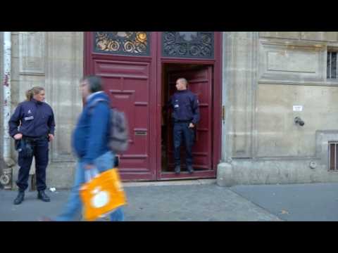 VIDEO : Kim Kardashian West tied up, robbed in Paris