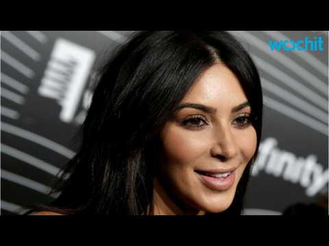 VIDEO : Twitter Jokes About Kim Kardashian Robbery