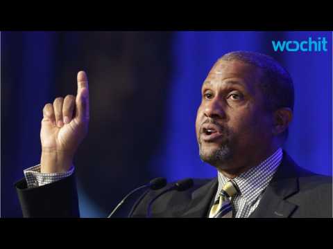 VIDEO : Tavis Smiley?s Michael Jackson, Maya Angelou Books to Be Developed for TV Series