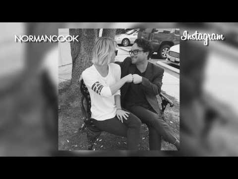 VIDEO : Kaley Cuoco sets romance rumours straight