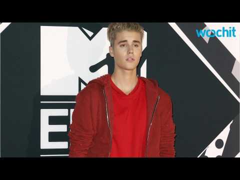 VIDEO : Justin Bieber Wins Big at MTV Europe Music Awards