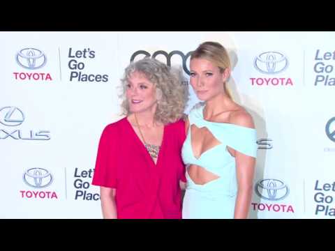 VIDEO : Gwyneth Paltrow And Mom Blythe Danner At Environmental Awards