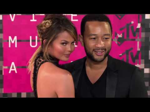 VIDEO : John Legend And Chrissy Teigen Know Their Baby's Sex