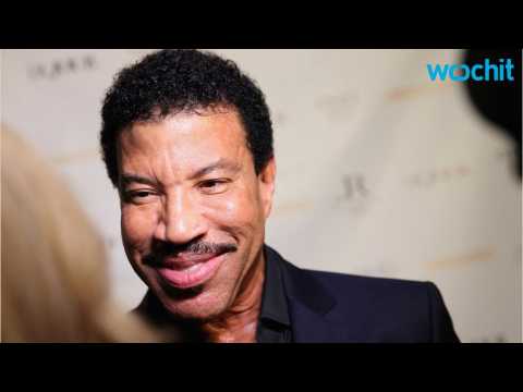 VIDEO : Lionel Richie Reacts to Adele's 