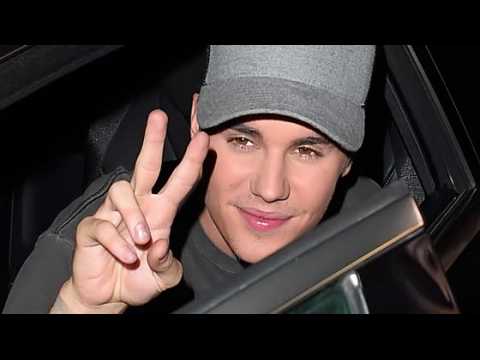 VIDEO : Justin Bieber part au milieu d'une mission de radio espagnole