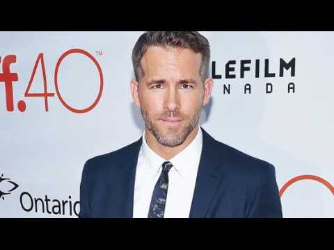VIDEO : Ryan Reynolds rend hommage  son pre dfunt
