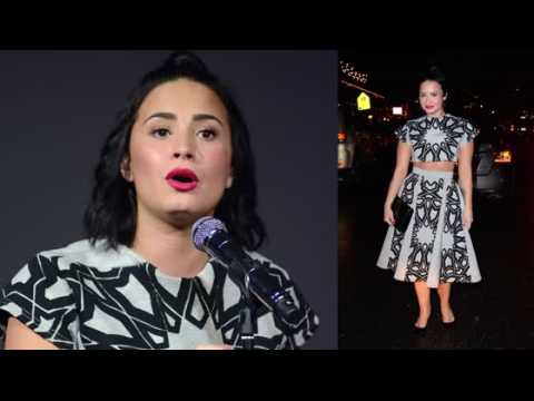 VIDEO : Demi Lovato fait une apparition au magasin Apple de SoHo