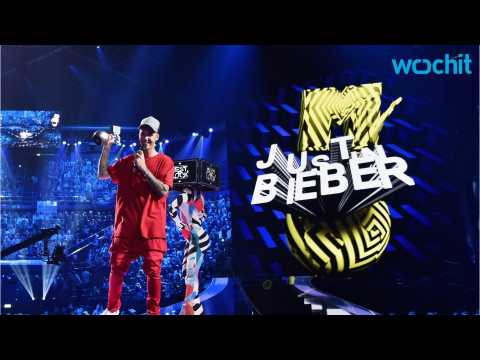VIDEO : Justin Bieber Yells at Fans