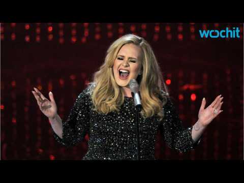 VIDEO : Adele's 'Hello' is 1st Song Ever to Sell 1 Million in a Week
