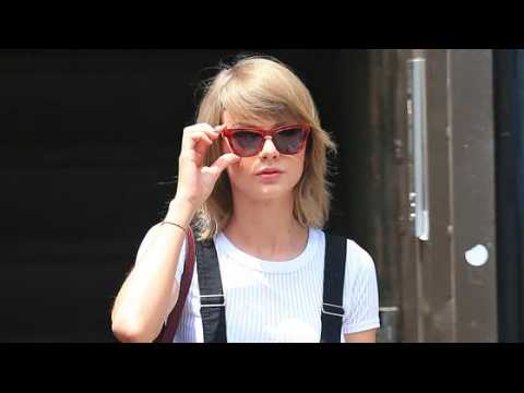 VIDEO : Taylor Swift Being Sued for $42million For 'Stealing' Song Lyrics