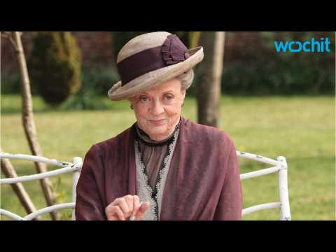 VIDEO : Does Maggie Smith Binge Watch 'Downton Abbey'?