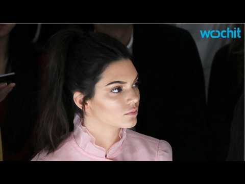 VIDEO : Kendall Jenner Wears a Rent's Worth of Accessories