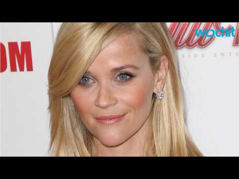 VIDEO : Reese Witherspoon Tears Up And Thanks Her Family As She Accepts Cinematheque Award