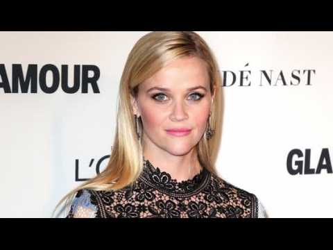 VIDEO : Reese Witherspoon Wants to Produce Amy Schumer's Biopic