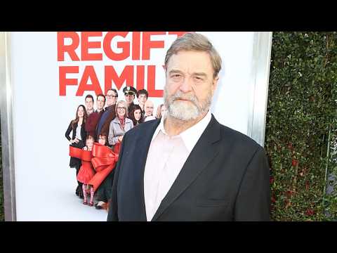 VIDEO : John Goodman Continues to Show Off Dramatic Weight Loss!