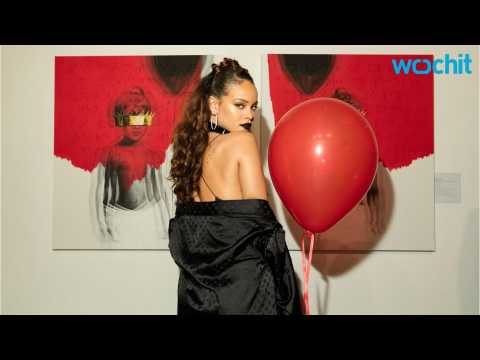 VIDEO : Rihanna Creates Beauty and Styling Business