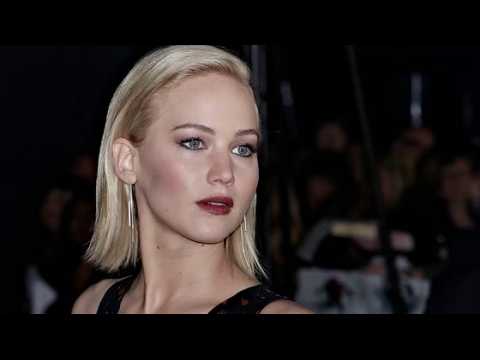 VIDEO : Jennifer Lawrence Can't Get a Date, is 'Lonely Every Saturday Night'
