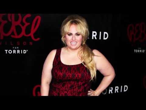 VIDEO : Rebel Wilson Claims Kardashians Started 'Smear Campaign' Against Her