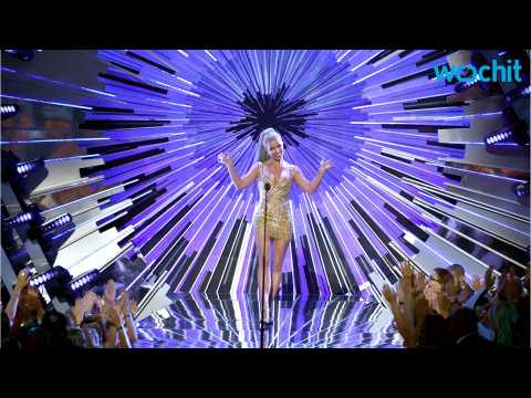 VIDEO : Happy 34th Birthday, Britney Spears! The Pop Star's Most Sensational (& Riskiest) Concert Co