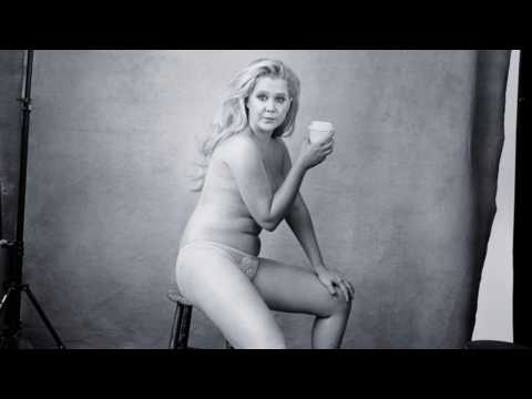VIDEO : Amy Schumer and Serena Williams Strip Down!