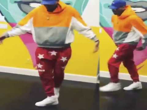 VIDEO : Vido : Chris Brown avec un style tout en couleur, il assure sa promo comme il peut !