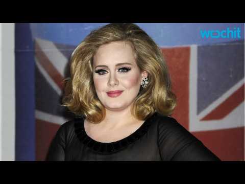 VIDEO : Adele Pens an Emotional Message to Fans