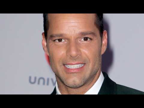 VIDEO : Ricky Martin Heats Up Latin Grammys!