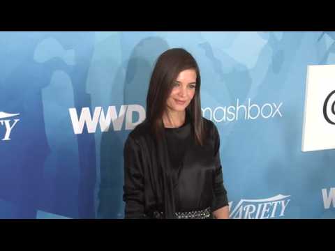 VIDEO : Katie Holmes Stuns At Stylemakers Event